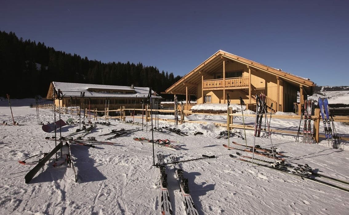 _E2F7637 kleiner Winter mit Ski in & out